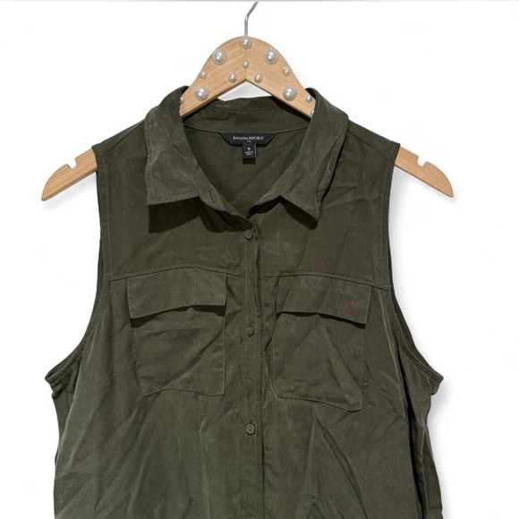 Banana Republic Utility Romper, Safari Green, Military Chic Minimalist Neutral - Picture 3 of 8
